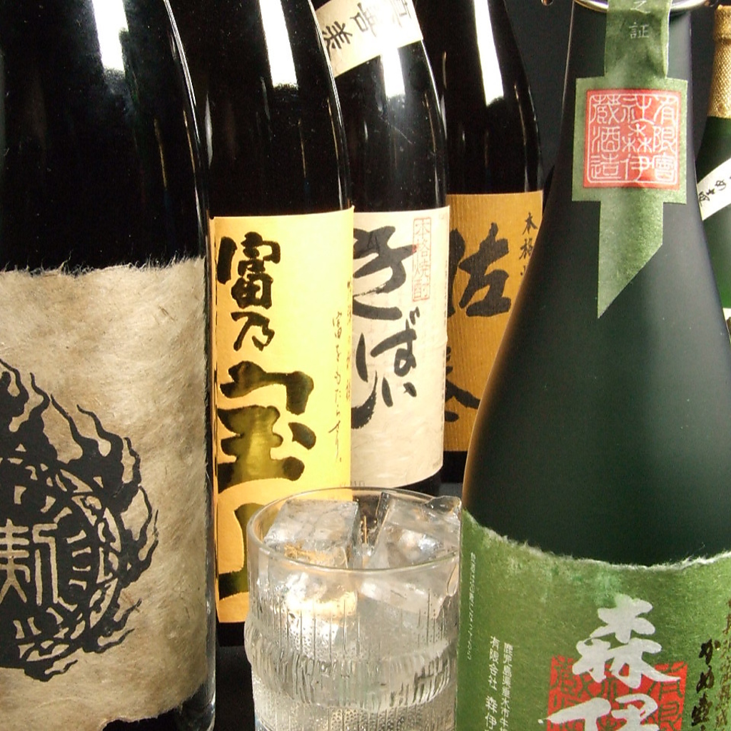 「森伊蔵」など希少なプレミア焼酎など全国の地酒を取り揃えています。