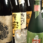 「森伊蔵」など希少なプレミア焼酎など全国の地酒を取り揃えています。