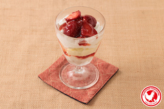 まるごといちご ミニパフェ