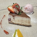 料理メニュー写真&nbsp;SCENA風苺ティラミスケーキ