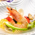料理メニュー写真&nbsp;海の幸と季節野菜のサラダ