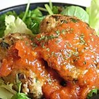 バル品質の本格派！手間暇かけた絶品肉料理へのこだわり