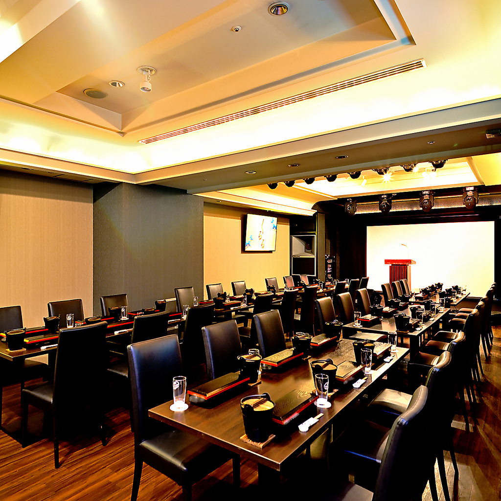 最大56名様までの宴会バンケットはマイクやプロジェクターなどご利用頂けます。