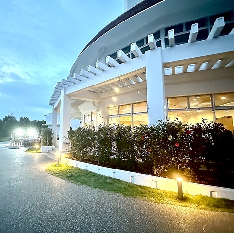 【グランドメルキュール沖縄残波岬１F】地元食材を取り入れた料理をご提供♪