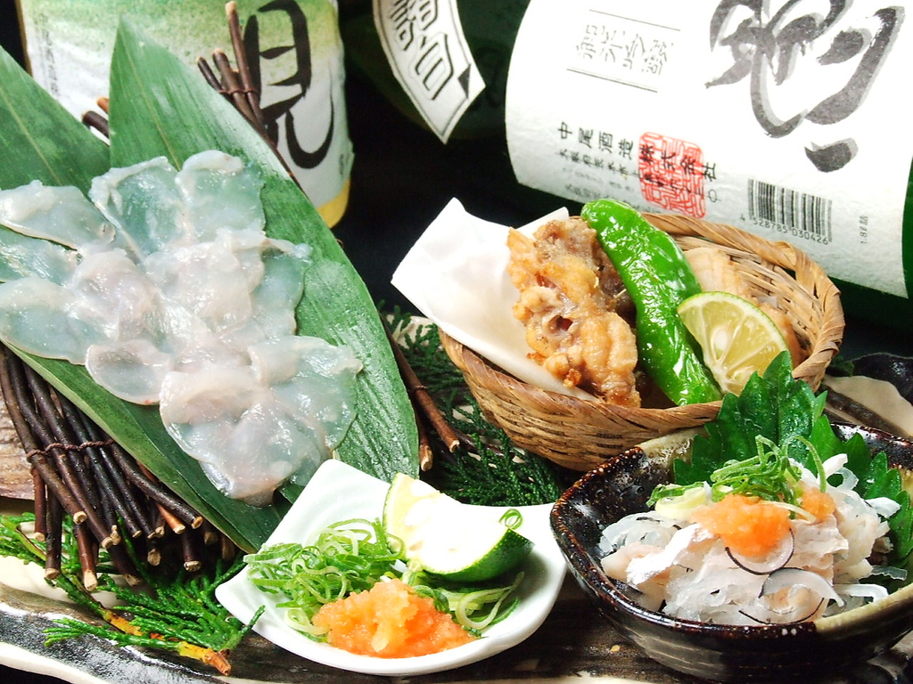 【期間限定！旬のふぐ】ふぐづくし　1780⇒990円…お酒に合う一品をご堪能あれ♪