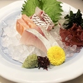 料理メニュー写真 本日のお刺身盛り合わせ （1人前）