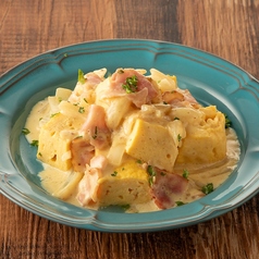 だし巻き”DASHIMAKI”キューブ　辛子クリームソース