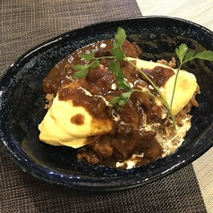 牛すじ煮込みボロネーゼソースオムライス