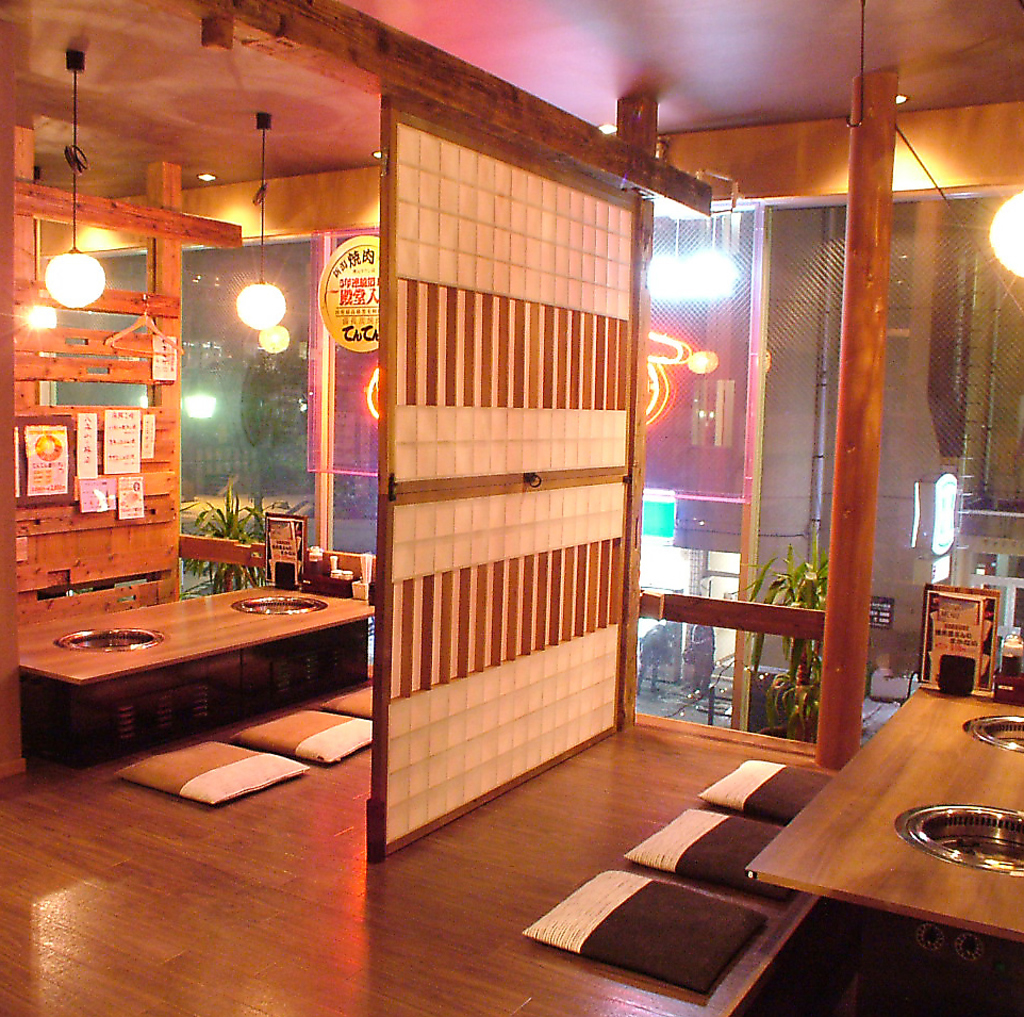 備長炭焼肉てんてん新潟駅前店をご紹介！木をふんだんに使った店内は落ち着い雰囲気です♪