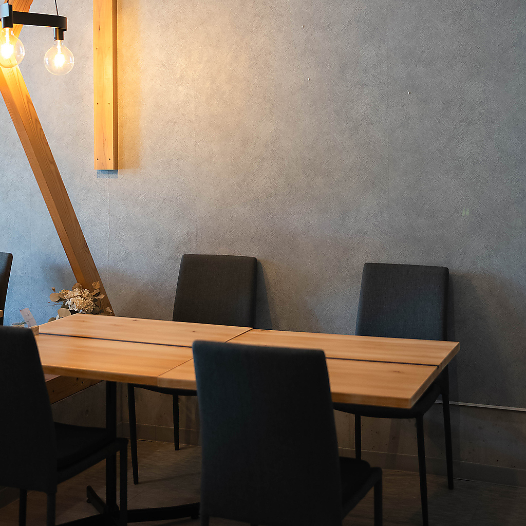 シックで洗練された店内で贅沢な時間を◎大切な人とゆっくり語り合いたいときにぴったりです。