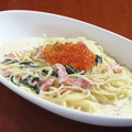 料理メニュー写真 北海道産いくらと青菜のクリームパスタ