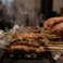 【自慢の焼き鳥】「本宮烏骨鶏」や「日南鶏」などを中心に、厳選した鮮度の高い鶏を使用。一本一本丁寧に串打ちし炭火で焼き上げた焼き鳥をご提供しております。