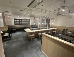 豚と炭火こぶた家 なんばパークス店の雰囲気1