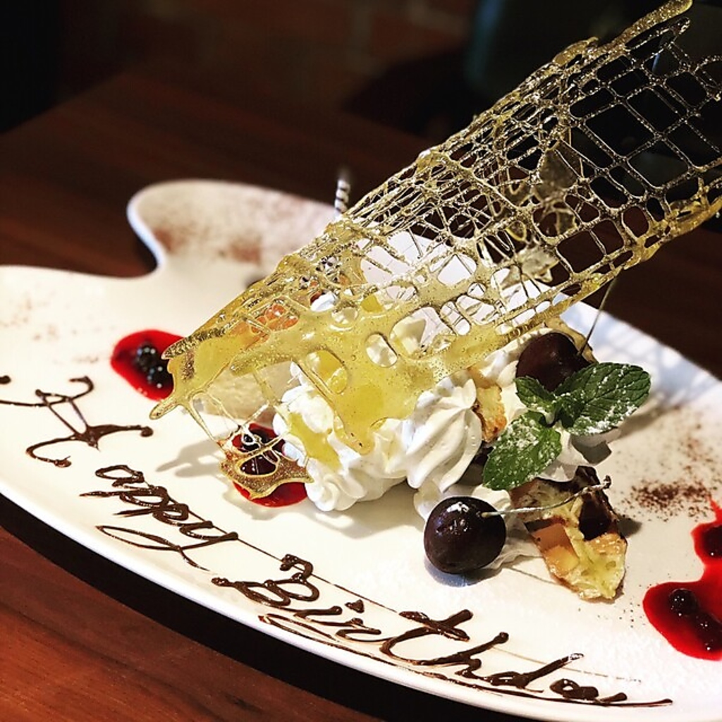 誕生日や記念日などのお祝いごとには、サプライズのデザートプレートも◎