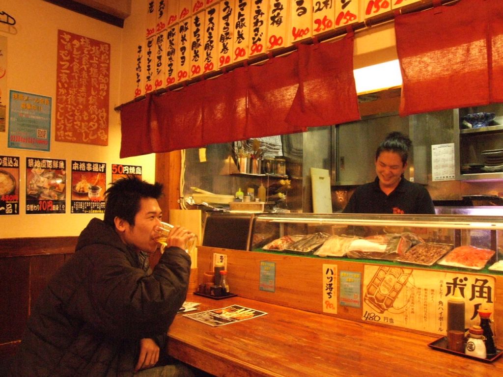 お料理の待ち時間も楽しませてくれるかも？！気軽に1人でも大丈夫！あなたの行きつけにしては？