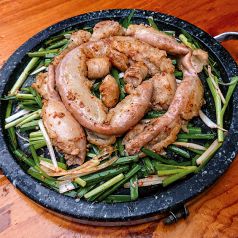 絶大な人気を誇るワンシンリの『韓国式生ホルモン』！！