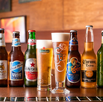 アジア各国のビールや時期によってオススメのクラフトビールをご用意してます！お仕事帰りの一杯に♪