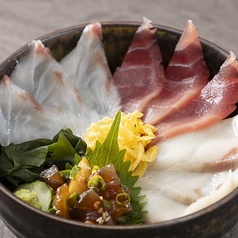 海鮮づけ丼(味噌汁・漬物)