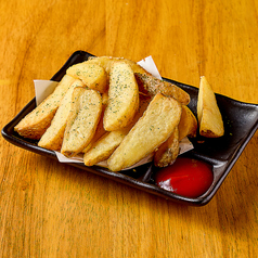 皮付きポテトフライ