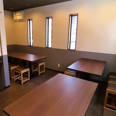 土日祝は12時からの営業で、休日のご家族ランチや昼飲みにもぴったりなお席をご用意♪明るい時間から美味しい鶏料理や熊本名物を味わう、ちょっと贅沢な週末をお過ごしいただけます◎お子様連れでも気兼ねなく利用しやすいカジュアルな雰囲気なので、お買い物やお出かけの合間のお食事や休憩にも大変便利です！