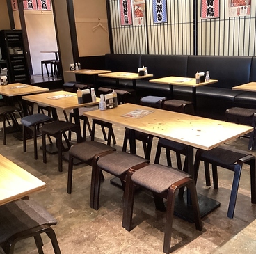 食べ飲み放題　大衆居酒屋　とりいちず　天王洲アイル店の雰囲気1