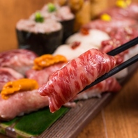 肉寿司や馬刺しなど、当店自慢の肉料理多数！