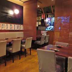 平日は10名様～25名様まで、土日祝は15名様～25名様まで貸切可能です。広い店内でごゆっくりお過ごし下さい！