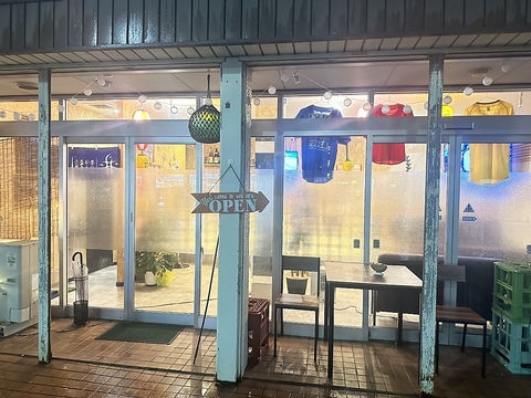 沖縄の離島、久米島出身の店主が営むオキナワンスポーツバー