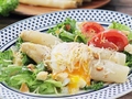 料理メニュー写真 ホワイトアスパラガスのシーザーサラダ