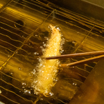 オーナーこだわりの、新鮮なえびを使ったおいしい創作料理の数々。ぜひ一度、味わってみてください♪