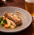 料理メニュー写真&nbsp;豚バラ肉とソーセージのポトフ仕立て 柚子胡椒と粒マスタード添え