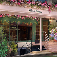 ムーミンママの大好きな花々に囲まれた楽しい空間