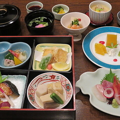 松花堂弁当 葵(しょうかどうべんとう あおい)