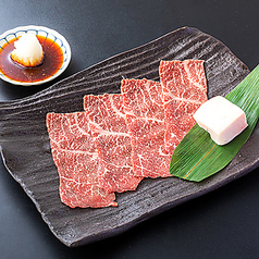厳選された肉の旨味を堪能！