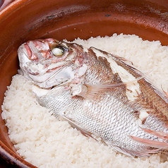 土鍋で炊き上げる『鯛めし』