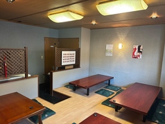 2階は団体最大24名様までご利用いただけます。各種ご宴会にも大変おすすめです。お気軽にお問い合わせくださいませ。