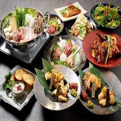 日本各地から取り寄せた地鶏や銘柄鶏を使った鶏専門店。