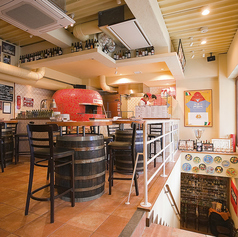 ご家族でのお食事やグループ利用に便利なテーブル席。シーンを問わず使い勝手の良いお席です。