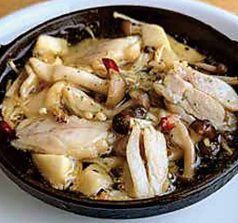 若鶏とキノコのアヒージョ　ローズマリー風味