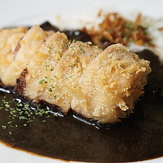 白いとんかつ×黒カレー2000円(税込)
