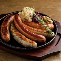 特製ドイツソーセージ3種盛り／Three Sausage Platter