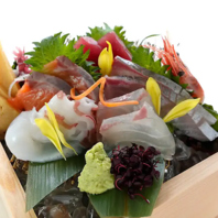 新鮮魚介はお造りにしてご提供！単品お造りも◎