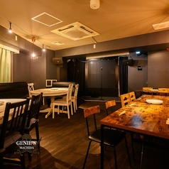 【店舗貸切：着席70名様・立食100名様】会社宴会や結婚式二次会にもおすすめ！まるで船上パーティー気分！仲間とワイワイ盛り上がれます♪1階は36名様、2階は30名様まで着席可能です。椅子を追加すれば、1～2階合わせて店舗まるごとの貸切で着席最大70名様までご利用いただけます。