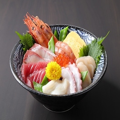 極上北海丼(帆立、赤エビ、マグロ、サーモン、ネギトロ、ズワイ、ウニ、いくら)