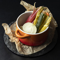 旬の食材をふんだんに五感を刺激する料理を提案します。
