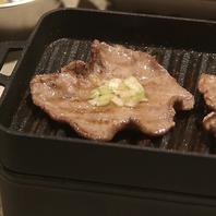 熱々プレートを使ってお好みの焼き加減に仕上げる焼肉