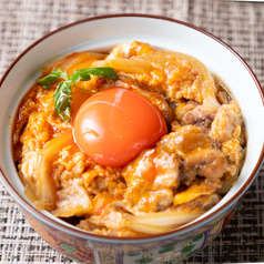 【〆まで満たされる味】鰻のひつまぶしや京都濃厚卵と京赤地鶏の親子丼で愉しむ極上の締めくくりの写真