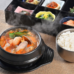韓国料理まだんKITTE大阪店の特集写真