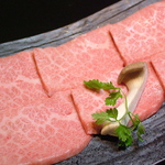 焼肉好きなら、まずこれを！備長炭焼肉てんてん自慢の「極上カルビ」！