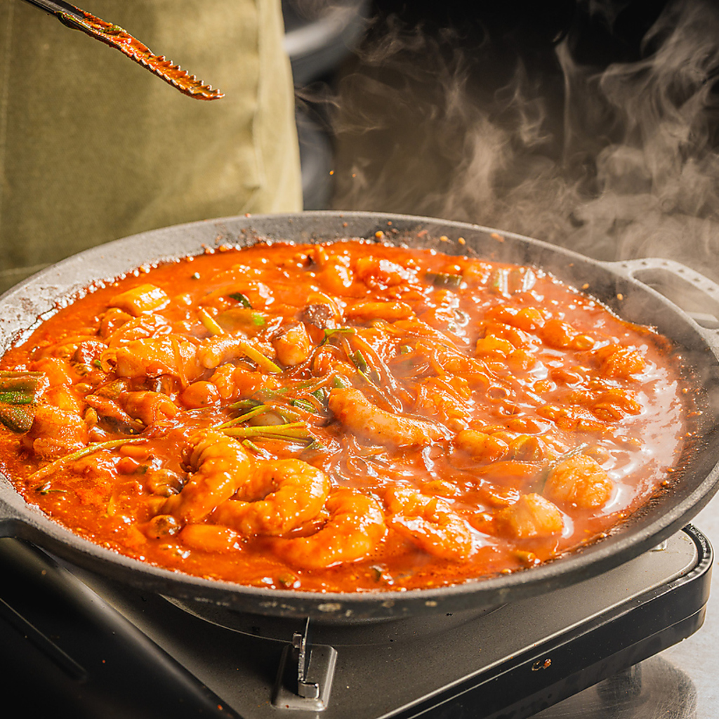 【旨辛】ぷりぷりホルモンと海老の旨味が凝縮！「ナッコプセ」